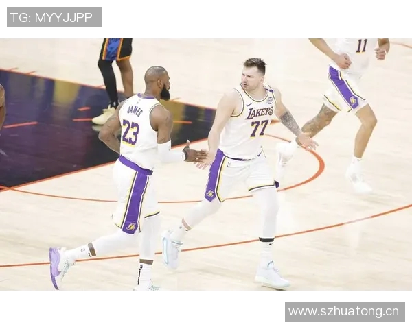 湖人双星状态回暖44分如饮水小里迎生涯巅峰老詹何时归来
